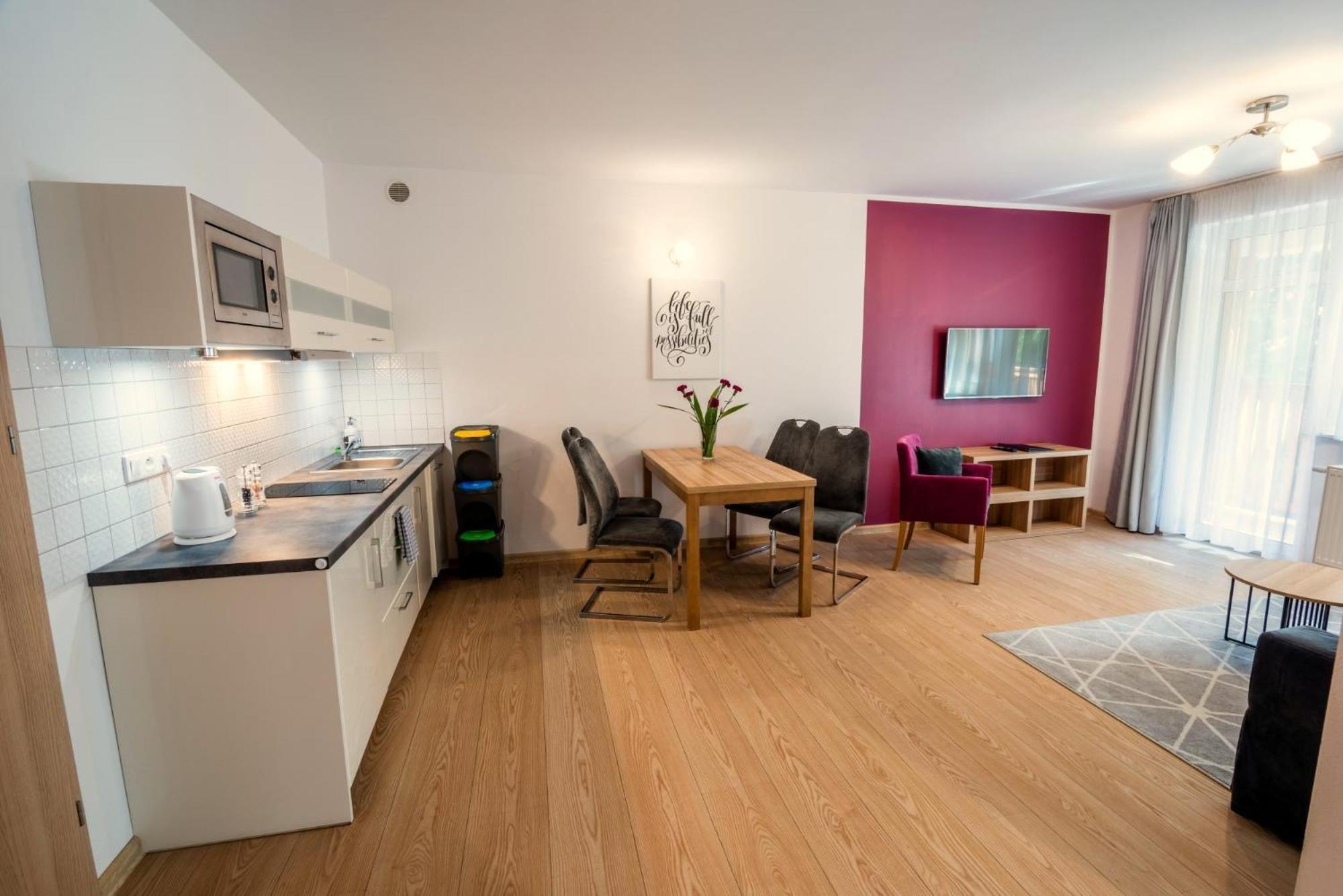 شكلارسكا بوريبا Malina Apartamenty الغرفة الصورة
